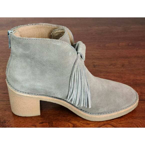 UGG Corin Slip On Suede Block Heel Ankle Boots Bootie Women's Size 6 1018642 - Picture 1 of 9